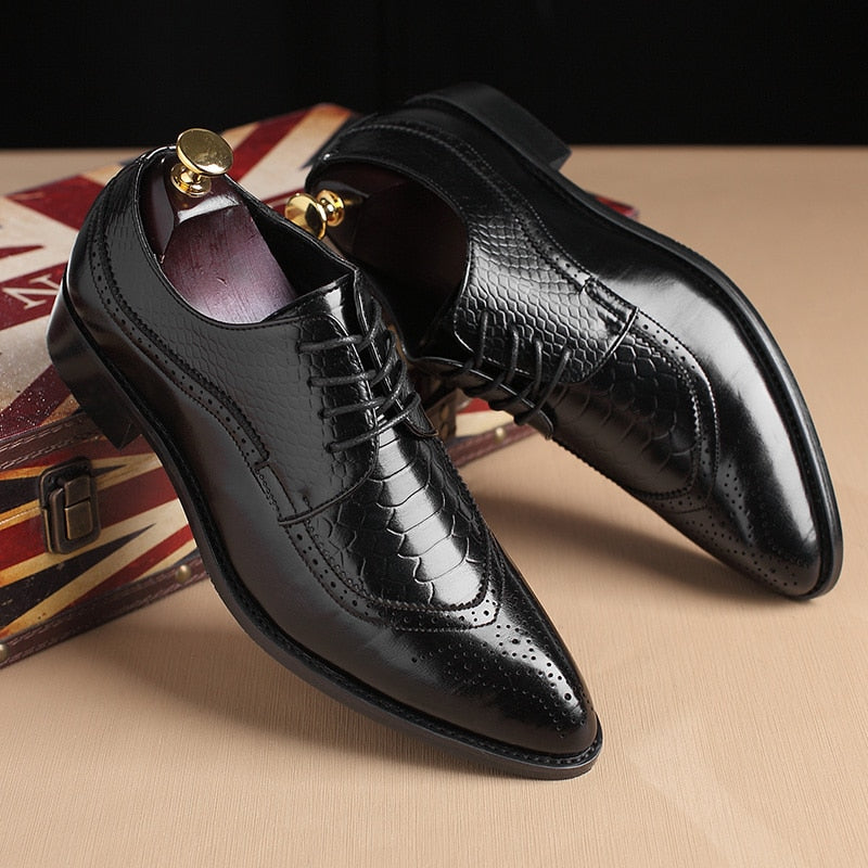 2020 High Quality Italian Leather Shoes Men Fashion Business Shoes Casual Shoes Pointed Toe Shoes Wedding Flat Dress Party Shoes