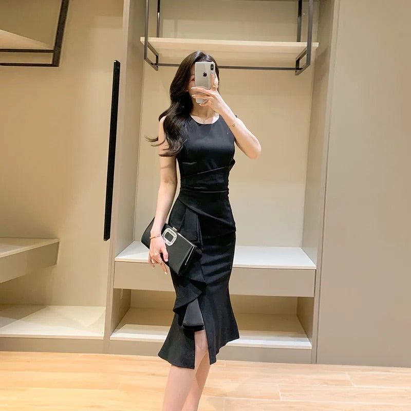 French Style Ruffle Folds Elegant Fashion Dress Summer Solid O-Neck Sleeveless Midi Slim Dress Women Chic Temperament Dresses